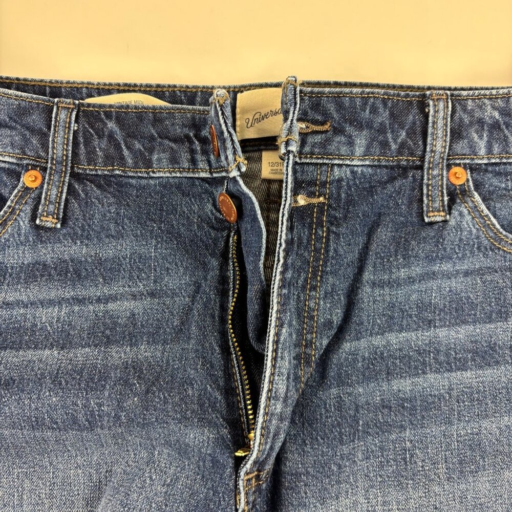 Universal Thread Vintage Midi Shorts Womens Size 12/31R Blue Denim Mid-Rise Dist - Picture 4 of 11